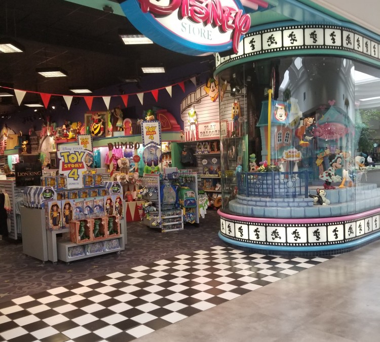 Disney Store (Salinas,&nbspCA)